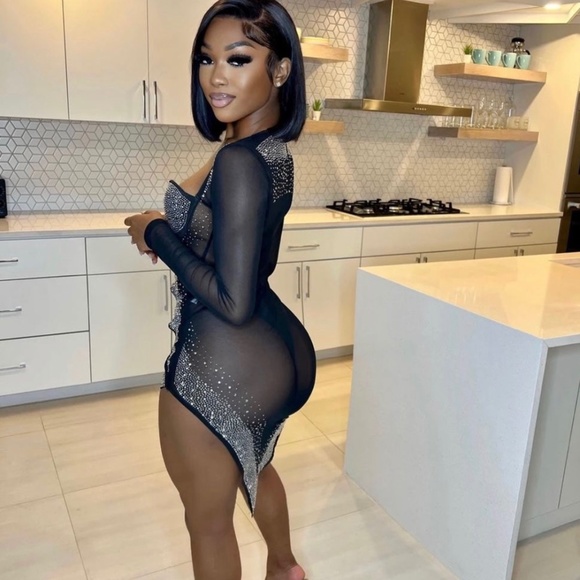 Dress - Picture 2 of 2